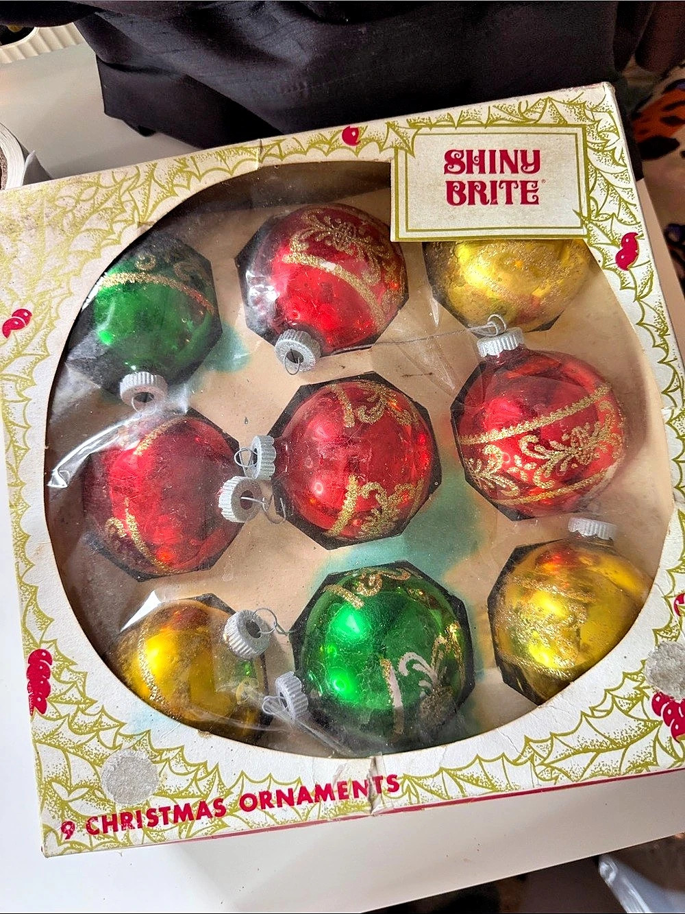 Shiny Brite Vintage Christmas Ornaments Boxed Set of 9 Red & Green
